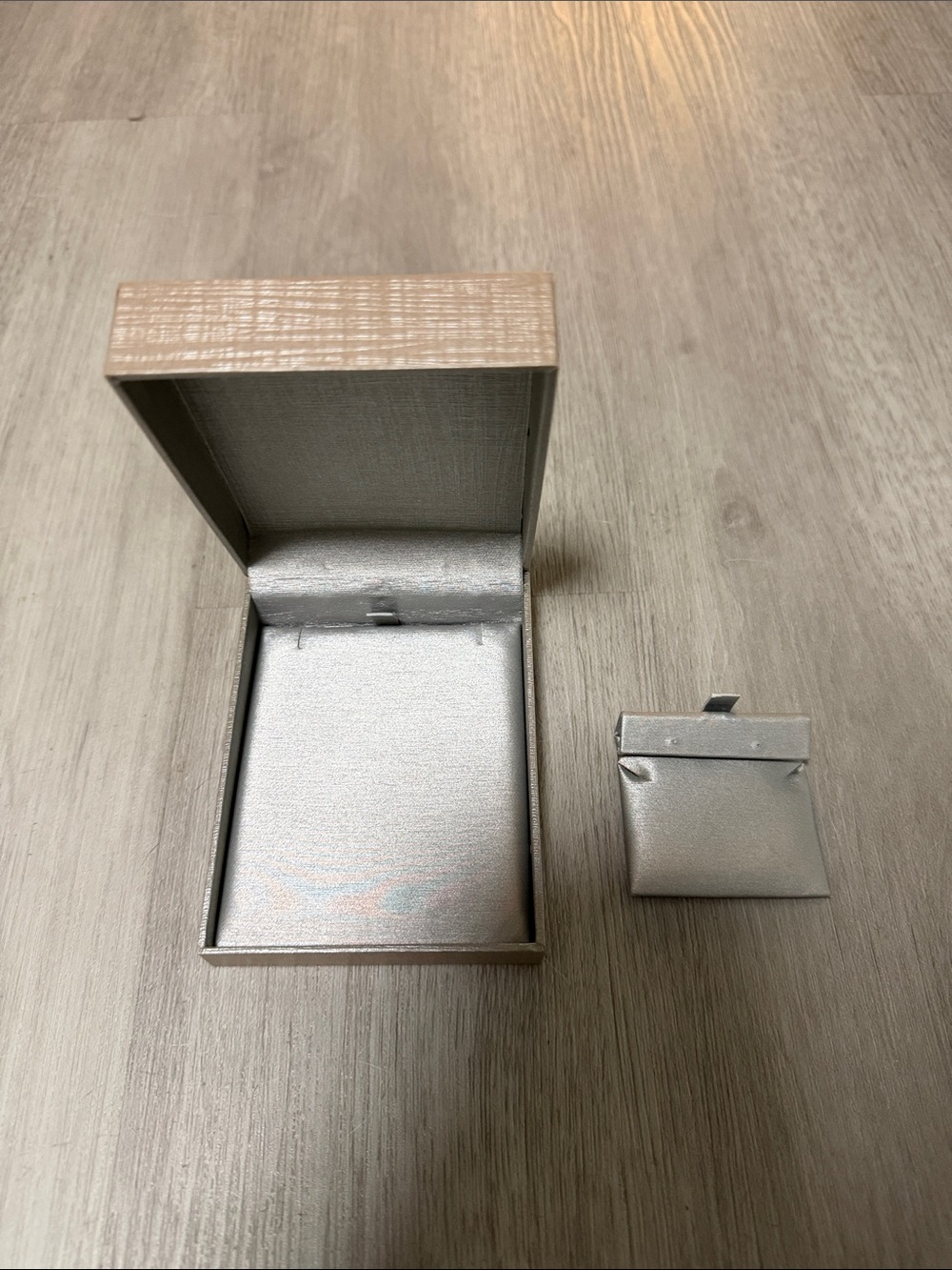 Zales Jewelry Presentation Box for necklace and earrings only